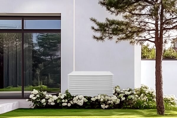 Kondicionierių ir šilumos siurblių lauko blokų uždengimas